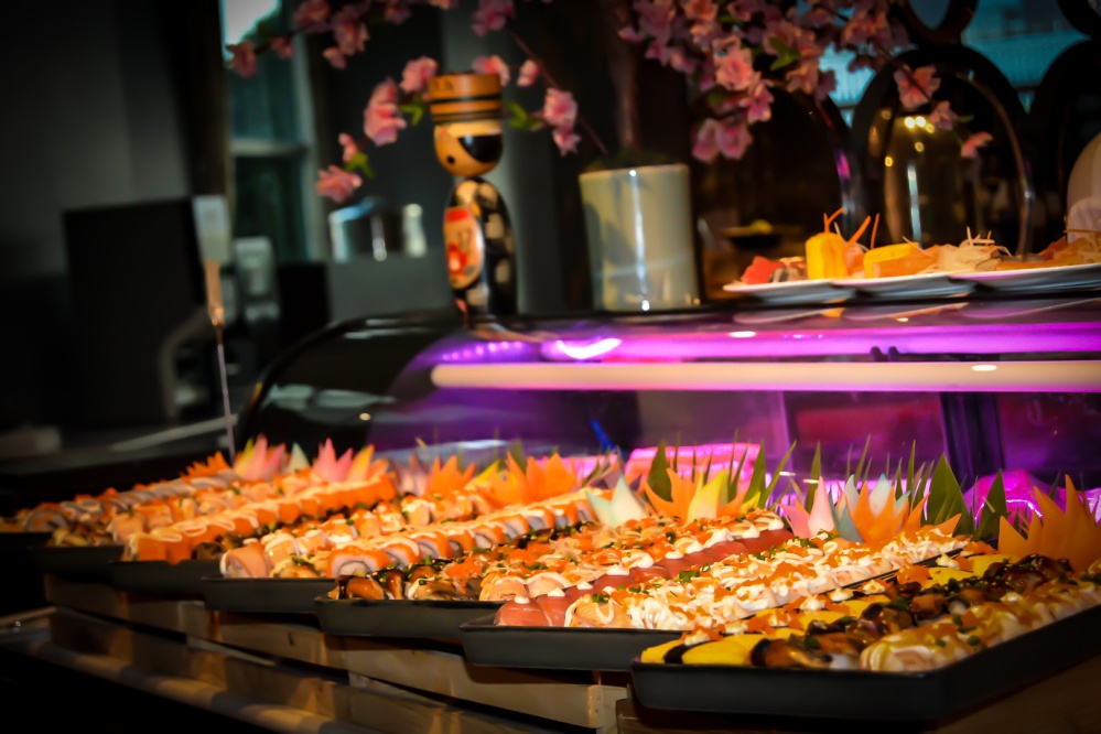 sushi seafood buffet bangkok Berkeley Hotel Pratunam