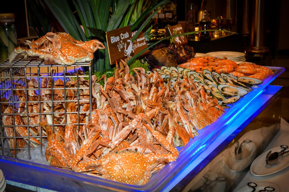 blue crab seafood buffet bangkok Berkeley Hotel Pratunam
