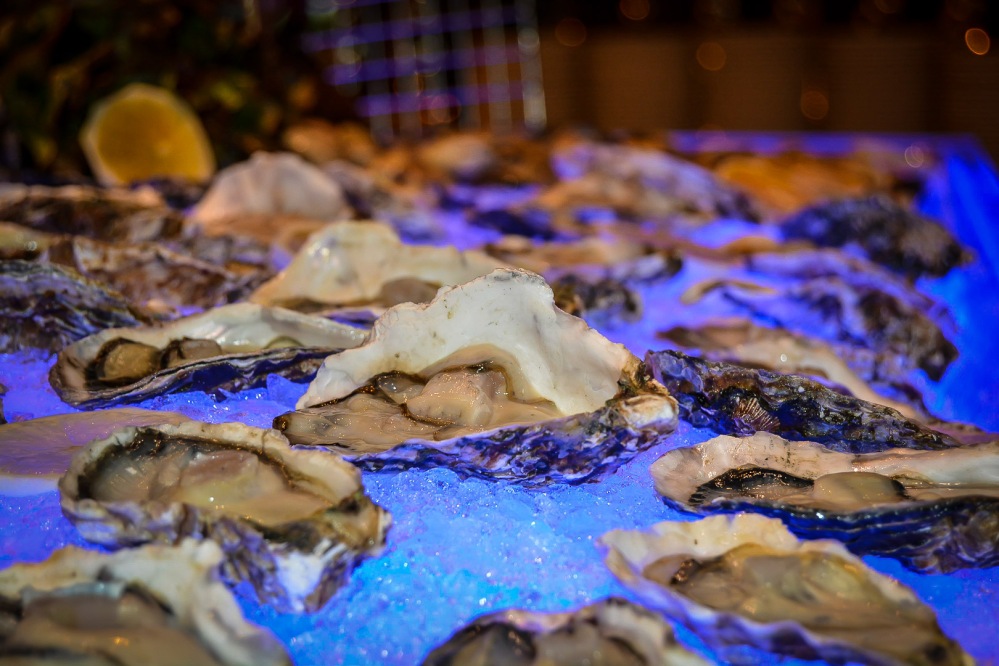oyster seafood buffet bangkok Berkeley Hotel Pratunam