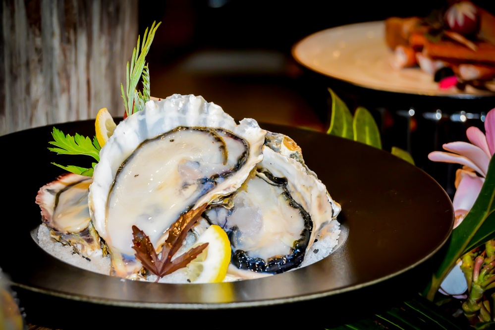 oysters seafood buffet bangkok Berkeley Hotel Pratunam