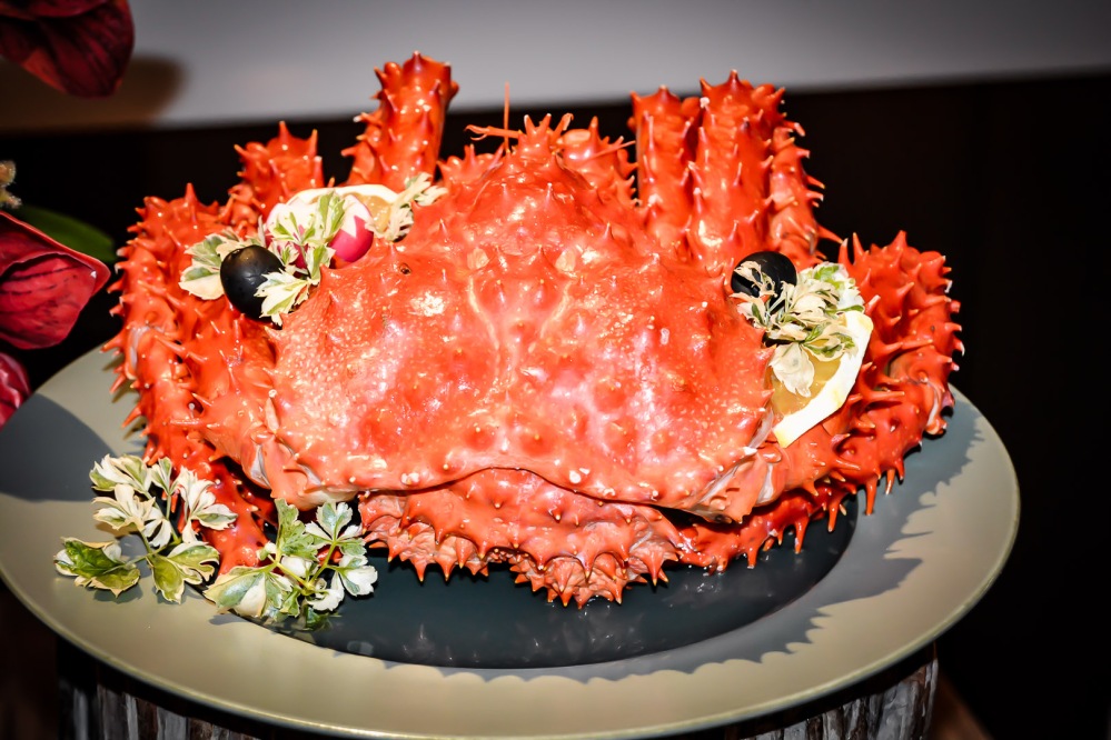 crab seafood buffet bangkok Berkeley Hotel Pratunam